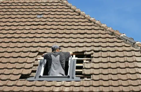Pose de velux - Saint-Germain-du-Puy